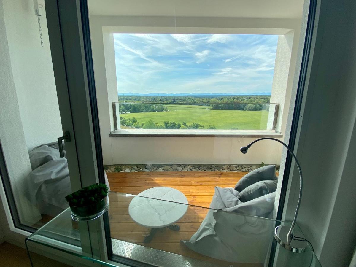 Alpen-Panorama Suite - Einzigartige Privatsuite Hoch Ueber Muenchen, 12Tes Og, Alpenblick, Loggia, Whirlpool, 15 Minuten Zum Zentrum, Ruhe Und Erholung In Der Stadt Muenchen Fuer Privat Und Geschaeftlich Reisende ภายนอก รูปภาพ